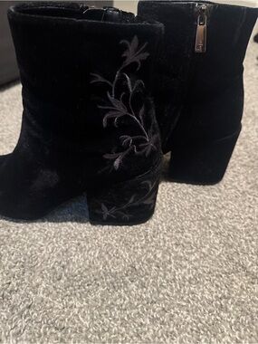 Black Velvet Kenneth Cole Ankle Boots